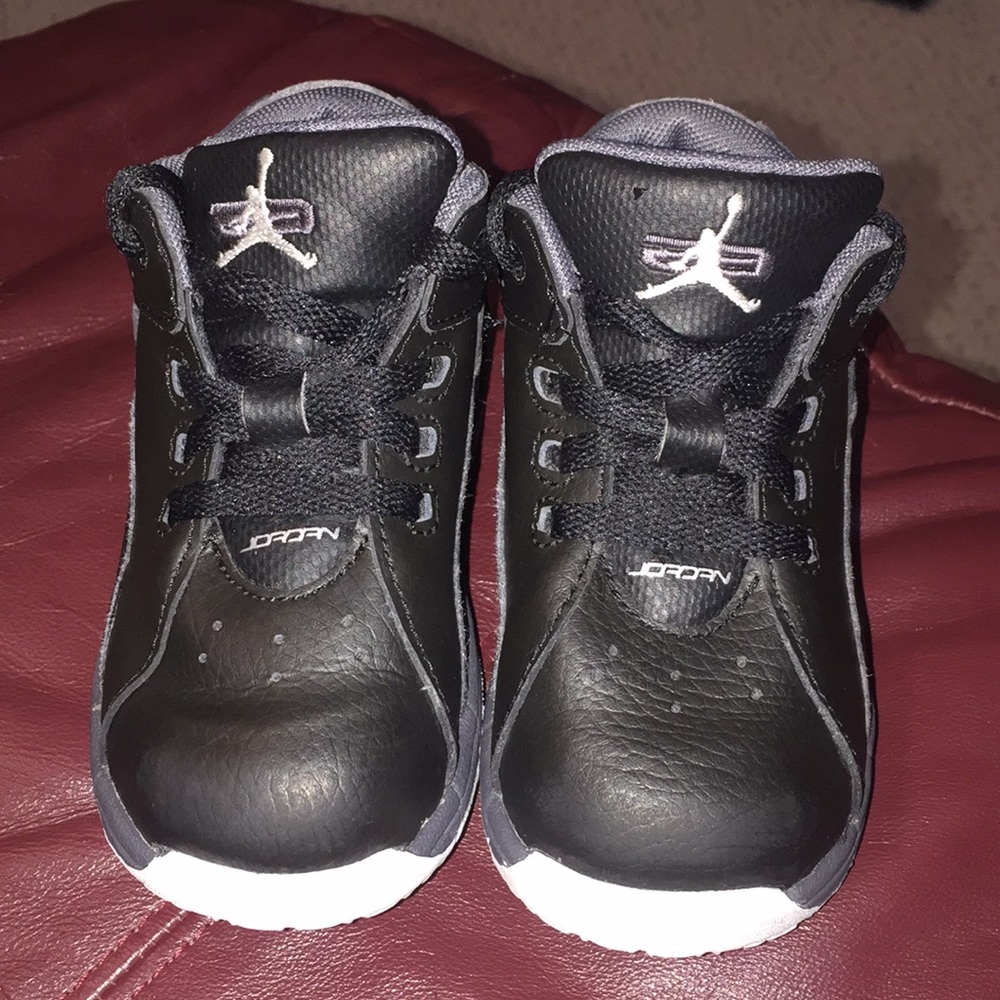 Boys Jordan shoes (7c)